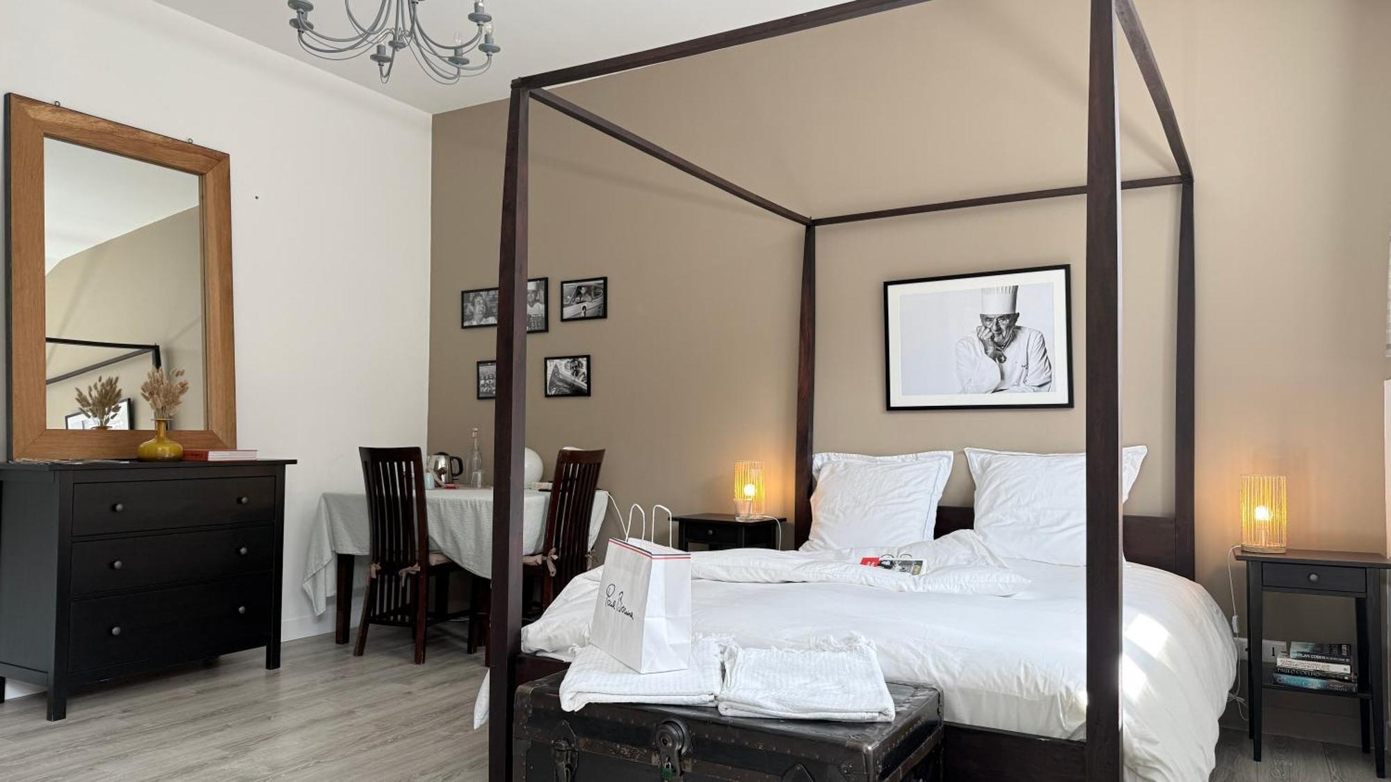 Chambre Univers Bocuse - A 200 M De La Legende Collonges-au-Mont-dʼOr Εξωτερικό φωτογραφία